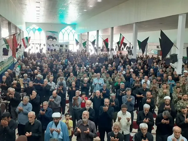 حضور پایوران و بسیجیان گردان در نماز دشمن شکن و  وحدت آفرین جمعه