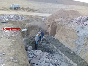 ساخت ابنیه های راه خیرآباد به چاراویماق توسط جهادگران قرارگاه پیشرفت و آبادانی سپاه ناحیه ماهنشان