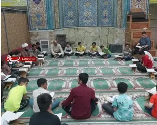 کرسی تلاوت قرآن کریم در مسجد سرچشمه پیشوا