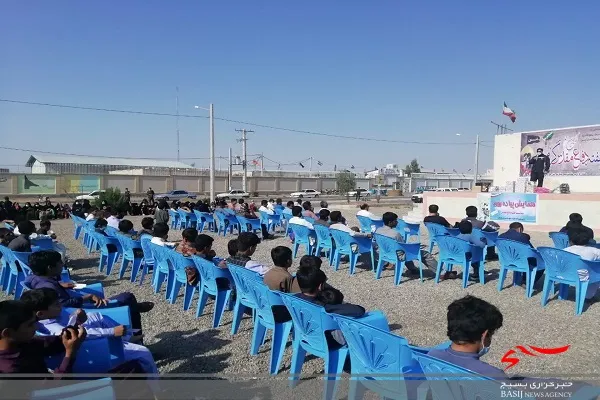 همایش پیاده روی خانوادگی در مهرستان به مناسبت هفته دفاع مقدس