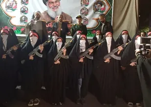 چهارراه حماسه میزبان رژه دختران &laquo;جان&zwnj;فدا&raquo; شد