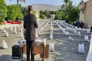 توزیع ۲۵۰ بسته معیشتی میان دانش آموزان نیازمند وایتام شهرستان