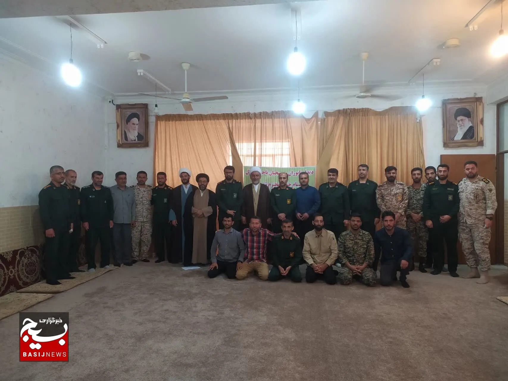 به مناسبت روز معلم فرمانده سپاه ناحیه شهرستان هفتکل با امام جمعه این شهرستان دیدن کردند