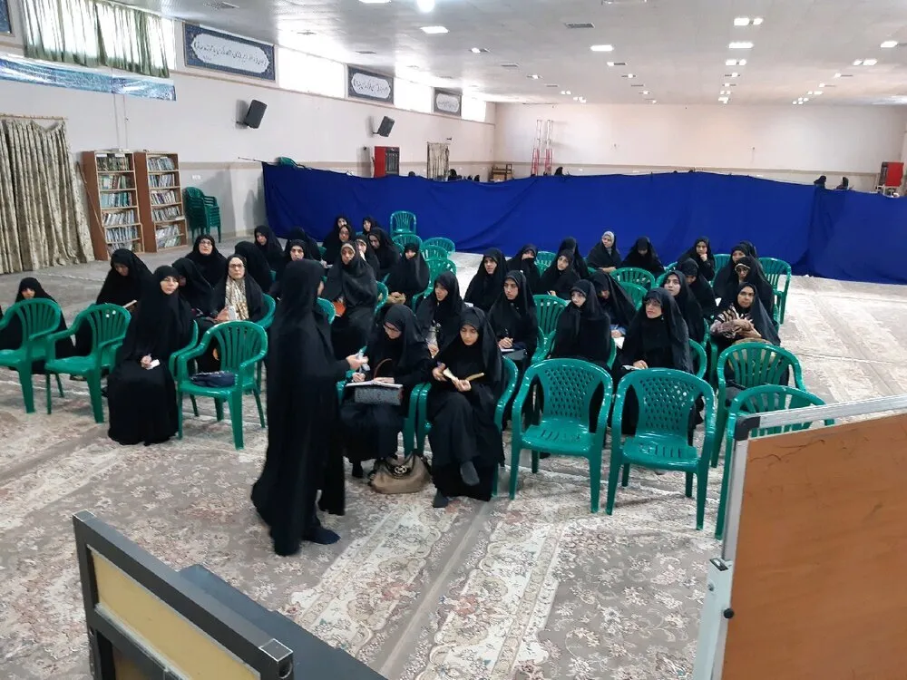 برگزاری کارگاه تربیت دینی ویژه مادران در پایگاه معراج قم