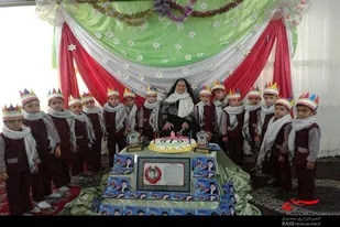 جشن تولد مادر شهید &laquo;اسدی منش&raquo; با حضور نوگلان مهد قرآنی نورالثقلین