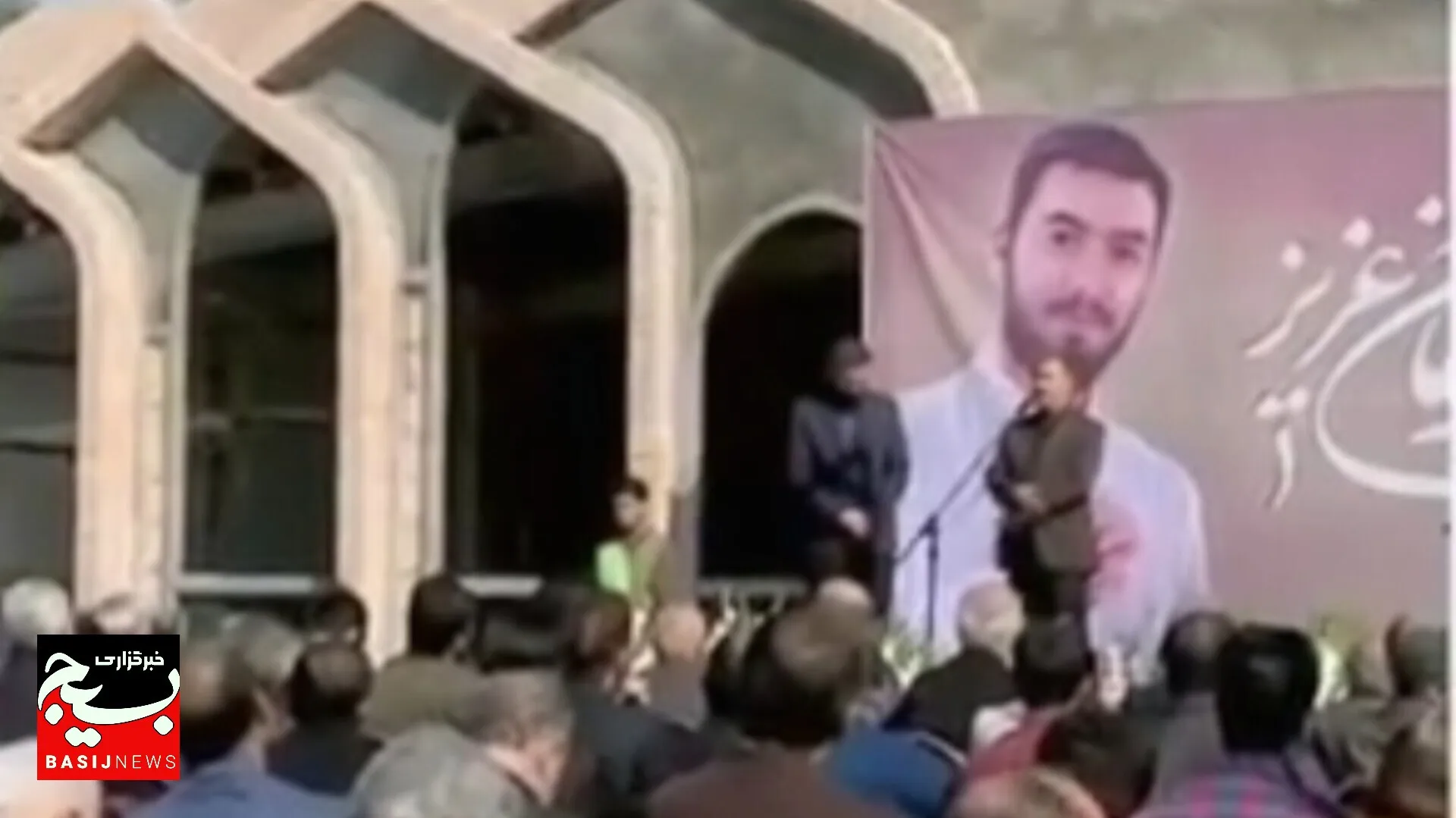 برگزاری نخستین سالگرد شهادت آرمان علی وردی در قطعه ۵۰ بهشت‌ زهرا تهران