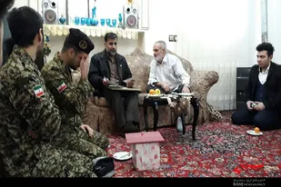 دیدار بسیجیان همدانی با خانواده جانباز &laquo;ترابی&raquo; و شهید &laquo;کرمی&raquo;
