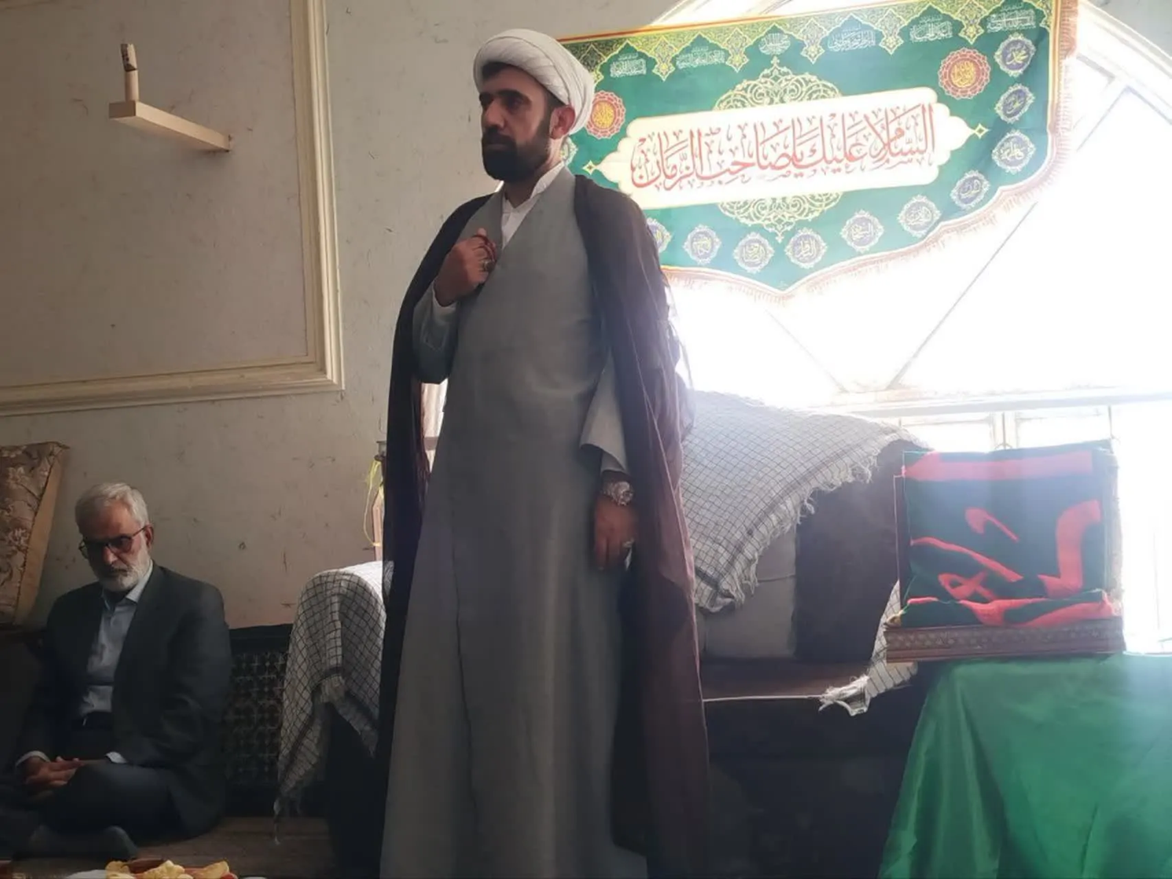 مداحان 