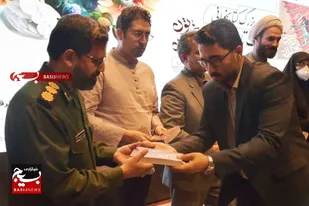 اولین همایش همدلی تحقق محله اسلامی در طرقبه شاندیز/ اهدای هزار و یک جلد کتاب &laquo;خاتون و قوماندان&raquo; + عکس و فیلم