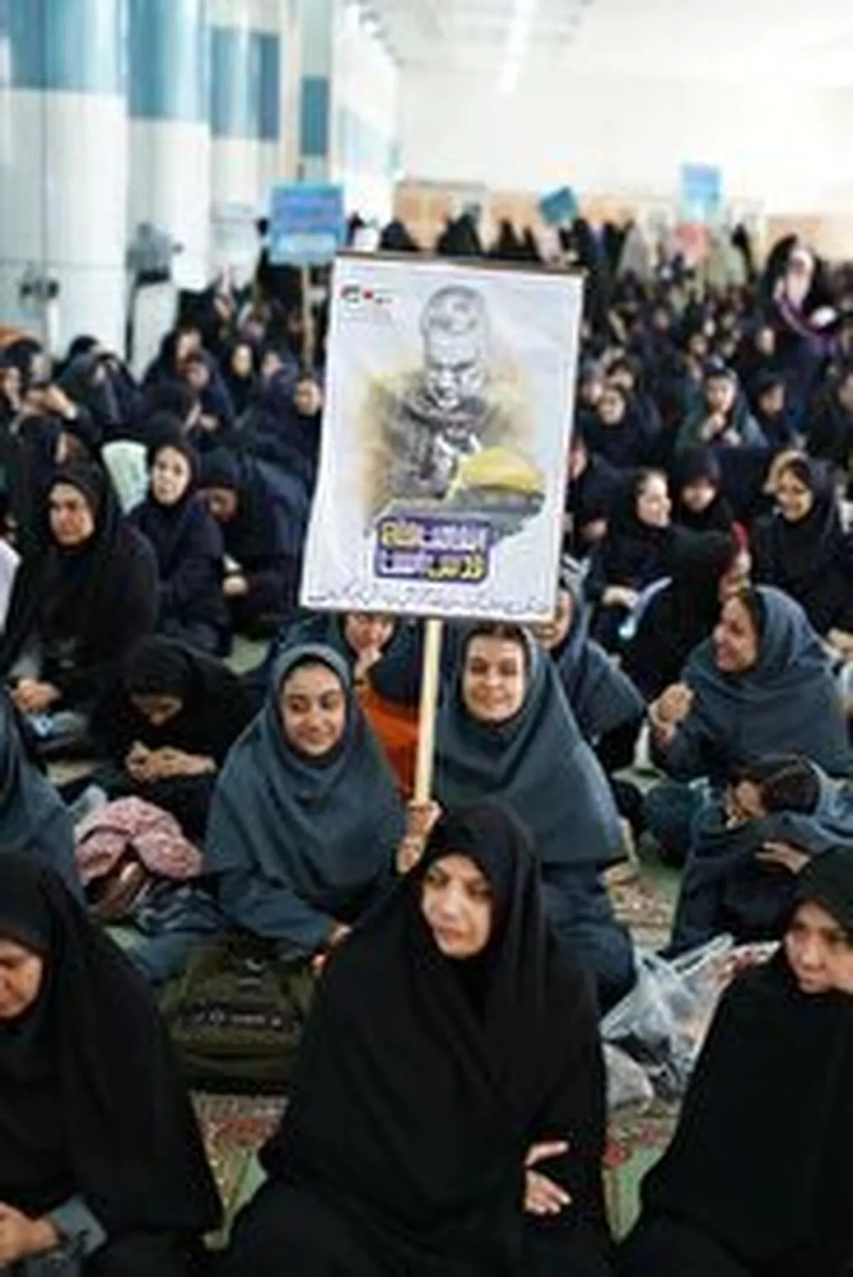 گزارش تصویری
برگزاری اجتماع بزرگ دختران کرمانی در ملک سلیمانی