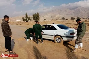 خدمات رسانی ۸۰ گروه جهادی به ۲۲۰۰ خانواده سیل زده جنوب فارس