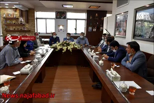 دیدار اعضای کانون بسیج مهندسین عمران و معماری شهرستان نجف آباد با شهردار این شهر