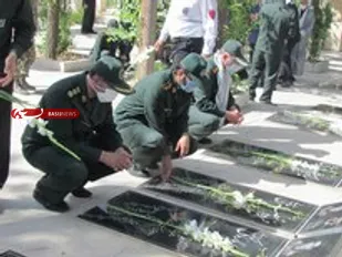 غبار روبی و عطر افشانی قبور مطهر شهدای فارسان