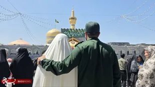 پاسدار جوان مشهدی با لباس رسمی در حرم رضوی مراسم عقد خود را ثبت کرد