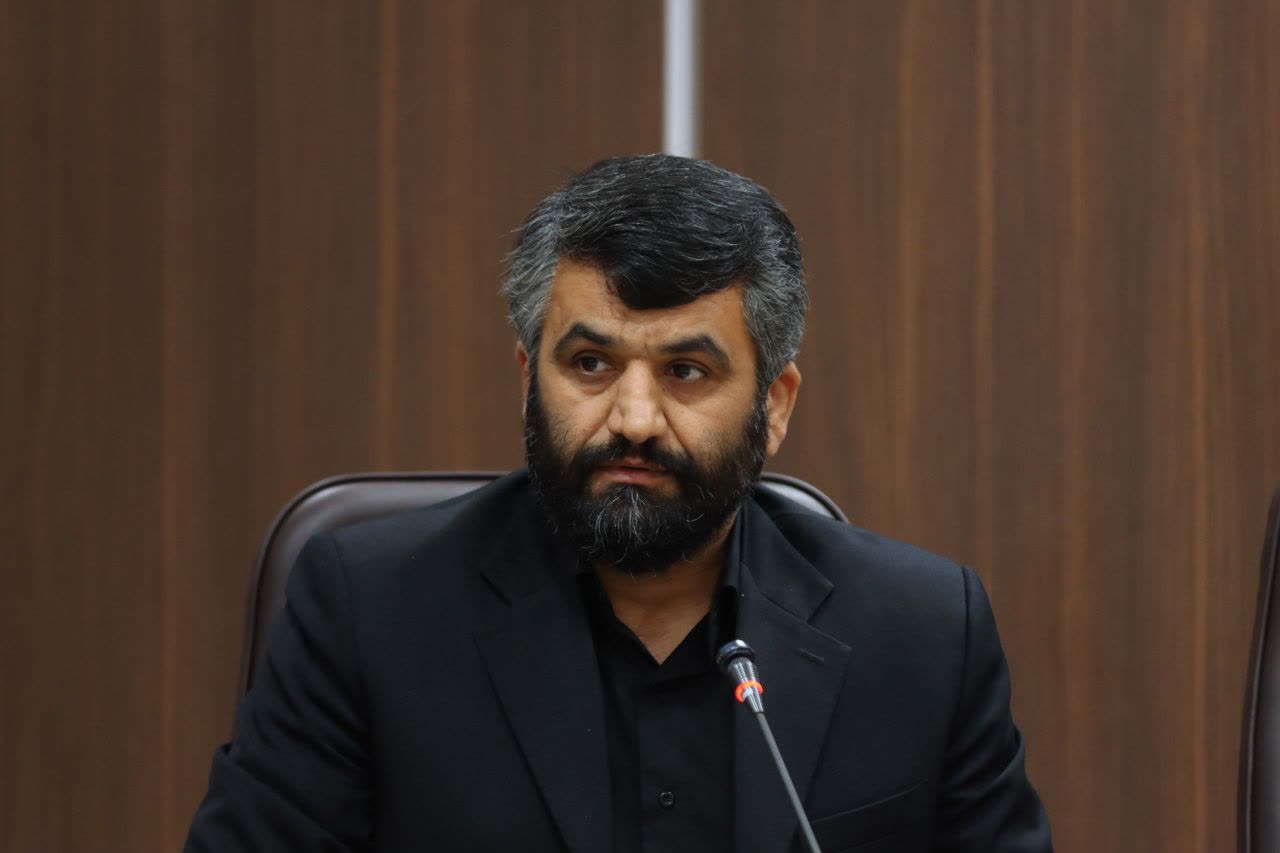 مکتب شهید میرزا کوچک جنگلی و شهید سلیمانی مکتبی راهبردی است که باید با استفاده از ظرفیت رسانه تبیین و تثبیت شود مکتب شهید میرزا کوچک جنگلی و شهید سلیمانی مکتبی راهبردی است که باید با استفاده از ظرفیت رسانه تبیین و تثبیت شود