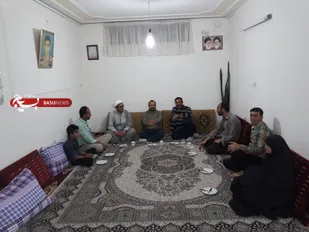 دیدار بسیجیان پایگاه شهید بهشتی روستای کلامو با خانواده شهید