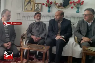 دیدار معاون استاندار سمنان با خانواده شهید قدس الهی در دامغان