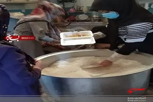 توزیع ١٠٠٠ پرس غذای گرم بین خانواده نیازمند محله&zwnj; های رسالت و ابوذر غفاری زاهدان