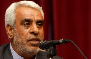 تخریب سپاه توسط مسوولین حماقت است