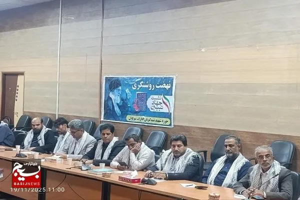 ضرورت دفاع از آرمان‌های انقلاب در سنگر کار و خدمت