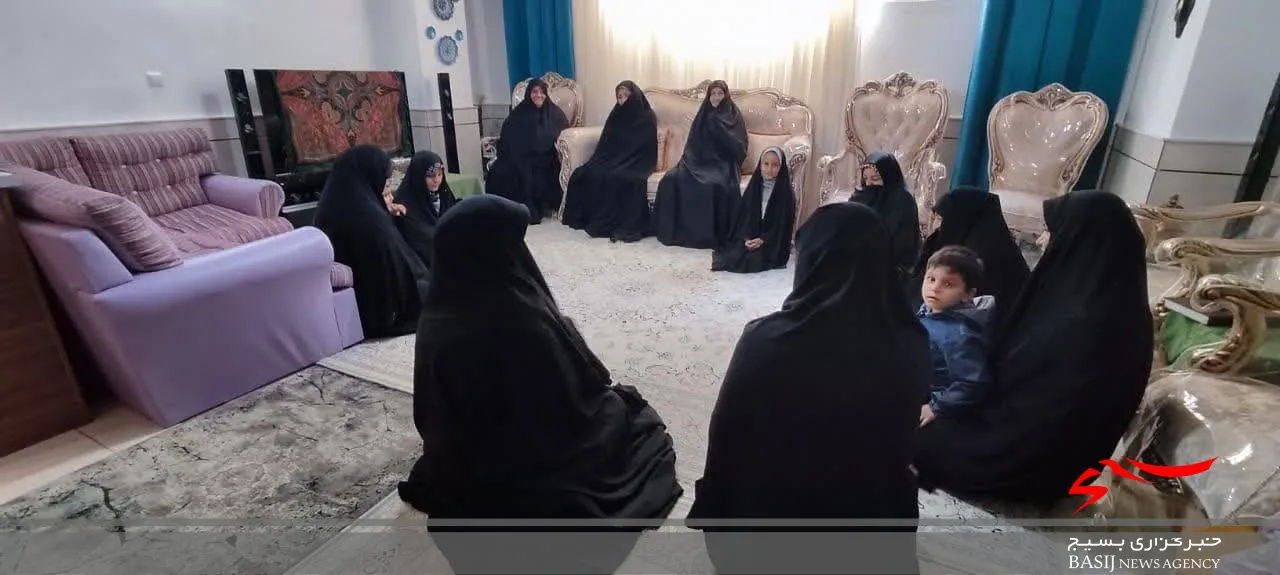 تبیین آموزه‌های چهل حدیث امام خمینی(ره) در پایگاه حضرت زینب(س)
