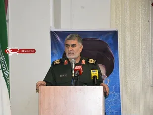جمع های دانشجویان  با روحیه و با نشاط تداعی دوران دفاع مقدس است