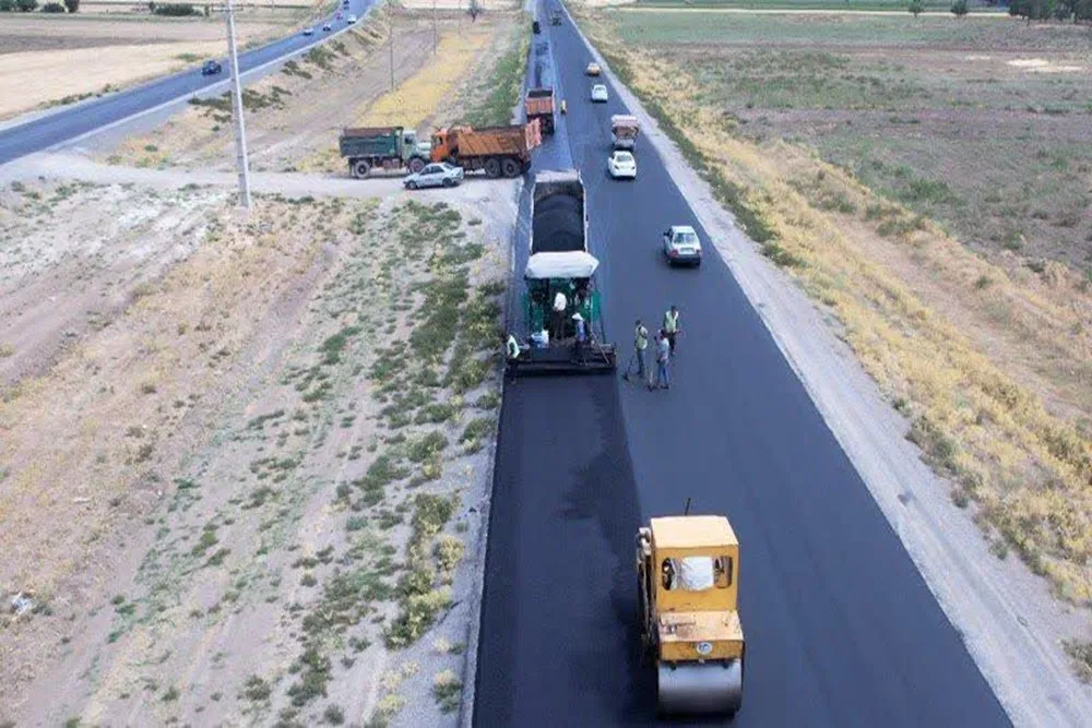 آغاز عملیات بهسازی راه‌های همدان و هدف‌گذاری ۴۰۰ کیلومتر آسفالت
