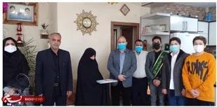 قدردانی شهرداران مدارس   منطقه 20  از مادر شهید فقیهی