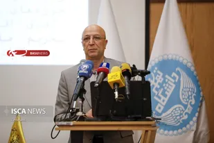 هدیه وزیر علوم به برگزیدگان جشنواره شهید چمران