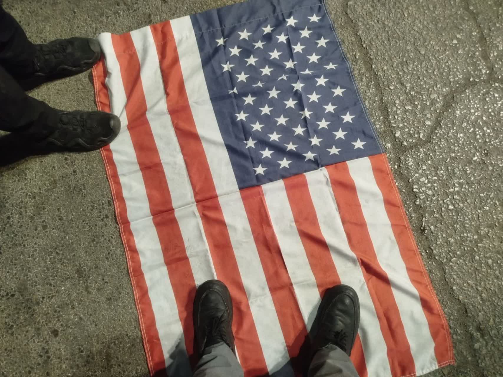 ۲۲۱ شب عهد مردم دیار حاجقاسم در میدان کوثر کرمان ۲۲۱ شب عهد مردم دیار حاجقاسم در میدان کوثر کرمان