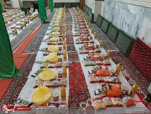 توزیع 320 بسته غذایی در ششمین مرحله از کمک های مومنانه در نطنز