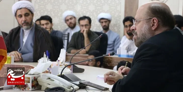جامعه نخبگان باید روایت‌ درست را به جهان منتقل کند