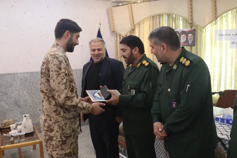 برگزاری مراسم تجلیل از کارکنان وظیفه متاهل همراه با خانواده