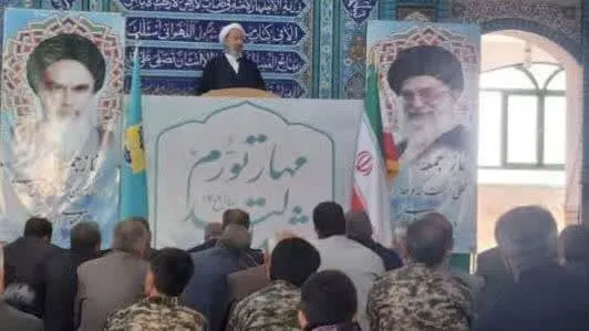 حضور بسیجیان گردان ۱۱۸ امام حسین(ع) در نماز عبادی سیاسی جمعه