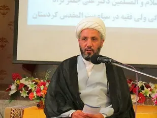مسئله امامت و ولایت در رأس تمامی مسائل است