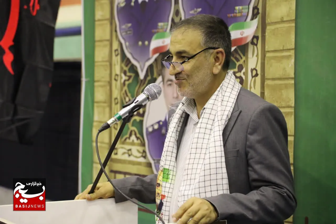 افتخار ما داشتن امامی «نترس» است که با انگیزه الهی انقلاب کرد
