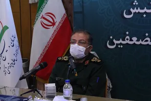 جلوی تبلیغ جمهوری اسلامی قلابی می ایستیم