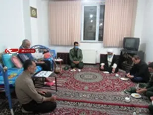 دیدار و سرکشی سردار سپهری از خانواده شهید خارزنی در نایین