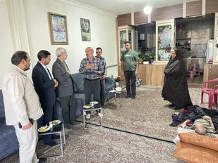 تجلیل از صبر و استقامت خانواده تنها شهید مدافع حرم شهرستان زرند