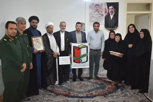 دیدار با خانواده شهید شیخی کوهسار از شهدای جنگ رمضان شهرستان گالیکش