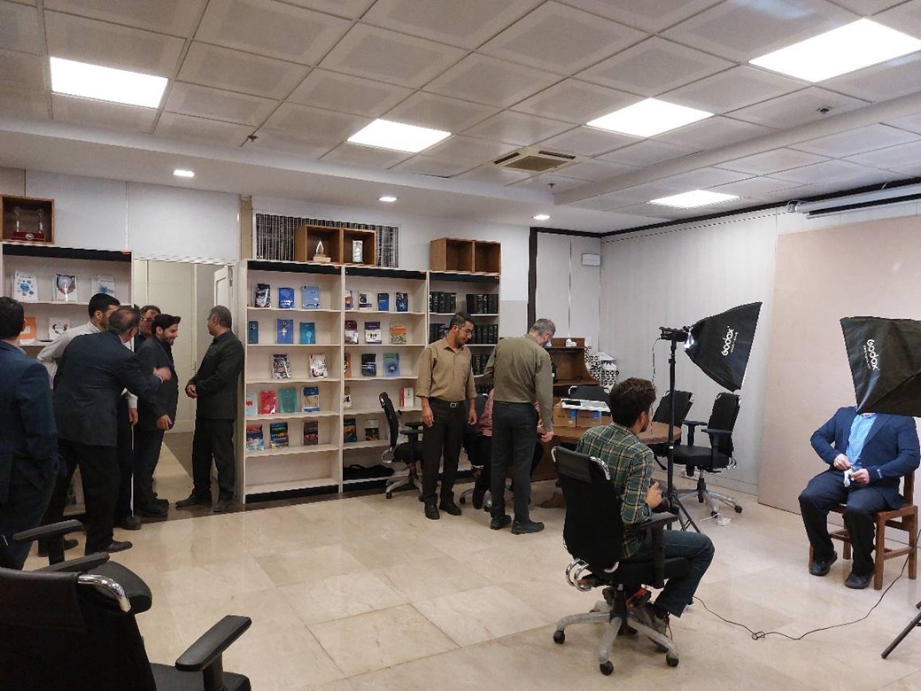 برگزاری میز خدمت عکس پرسنلی به مناسبت هفته دفاع مقدس برگزاری میز خدمت عکس پرسنلی به مناسبت هفته دفاع مقدس