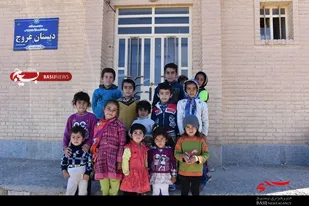 از عکس یادگاری بچه های زلزله زده روستا تا تلاش جهادگران بسیجی