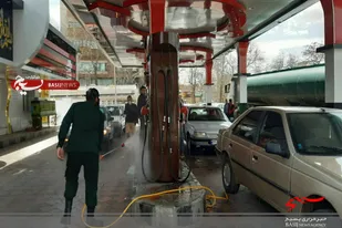 ضدعفونی اماکن عمومی به&zwnj;همت بسیجیان حوزه امام حسین(ع) ملایر