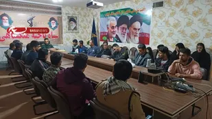 نشست هم اندیشی مسئول مرکز تربیت&zwnj;بدنی سپاه امیرالمؤمنین(ع) استان ایلام با مسئولین تربیت&zwnj;بدنی سپاه ناحیه مقاومت ملکشاهی برگزار شد