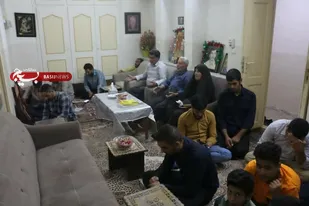 دیدار بسیجیان و رزمندگان گردان ۱۰۹ امام حسین علیه السلام با خانواده شهید محمدرضا باقریان