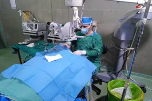 ارائه خدمات چشم پزشکی به بیماران در سراوان
