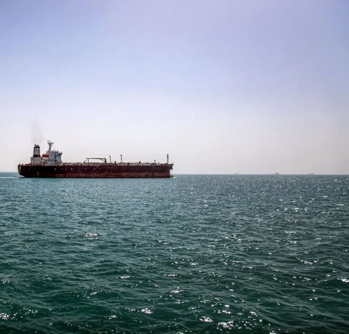 نظام‌نامه‌ اخذ عوارض زیست‌محیطی تنگه هرمز در دستور کار دولت است