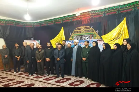 دیدار هنرمندان بسیجی با امام جمعه ملایر