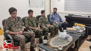دیدار نوجوانان مسجدسیدالشهدا(ع) با فرمانده ناحیه مقاومت بسیج اراک
