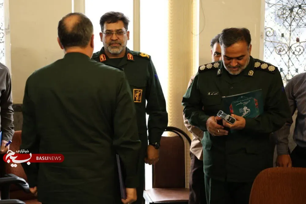 آیین سنگرسپاری معاون هماهنگکننده سپاه انصارالحسین(ع) استان همدان برگزار شد آیین سنگرسپاری معاون هماهنگکننده سپاه انصارالحسین(ع) استان همدان برگزار شد
